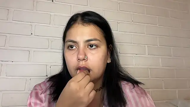 Snapshot of LisaTuspia chatting on 10.28.25 LisaTuspia online show from 10.28.25