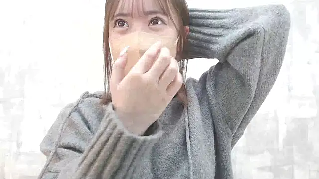 LOVE MOMO LOVE online show from 01.05.25