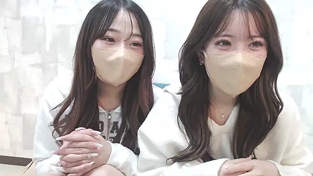 LOVE MOMO LOVE online show from 02.10.25