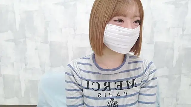 Snapshot of LOVE_MOMO_LOVE chatting on 04.05.26 LOVE MOMO LOVE online show from 04.05.26