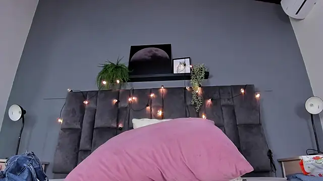 DulceAurora   online show from 03.31.26