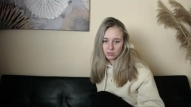 Snapshot of _Nicole_new chatting on 11.08.25 Nicole new online show from 11.08.25