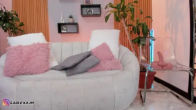 Snapshot of Aixaa_charles chatting on 02.07.26 Aixaa charles online show from 02.07.26