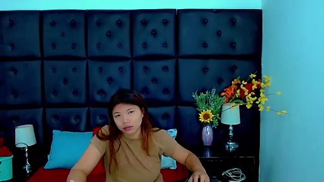 Snapshot of Isalombardi chatting on 06.19.26 Isalombardi online show from 06.19.26