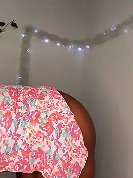 Snapshot of katia_palmer2_ chatting on 01.12.25 katia palmer2  online show from 01.12.25