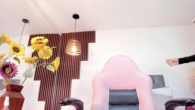 darling spoiled online show from 03.19.26