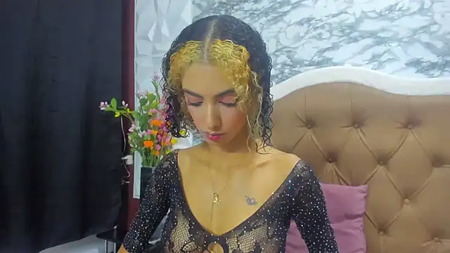 Queen Cuarxxo online show from 12.16.24