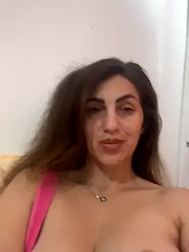 EmaSkyes online show from 11.12.25