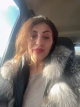 EmaSkyes online show from 11.24.25