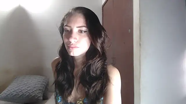 Snapshot of aurelialux chatting on 03.04.25 aurelialux online show from 03.04.25