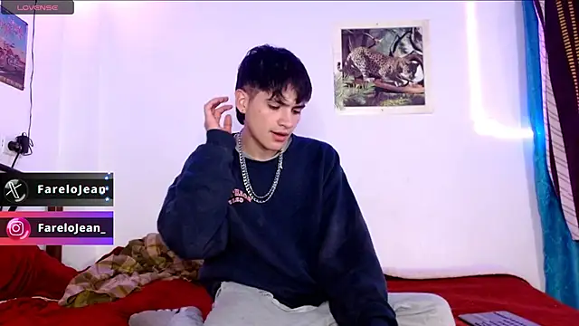 Snapshot of jeanfarelo chatting on 01.05.25 jeanfarelo online show from 01.05.25