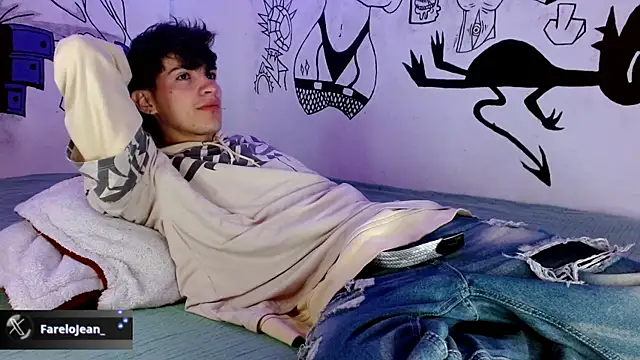 Snapshot of jeanfarelo chatting on 10.18.25 jeanfarelo online show from 10.18.25