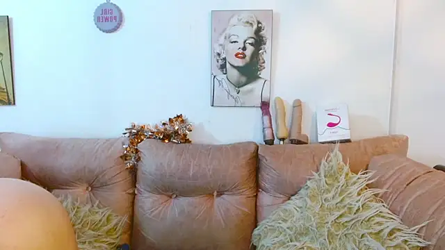 Snapshot of hinataleecs chatting on 01.23.25 hinataleecs online show from 01.23.25