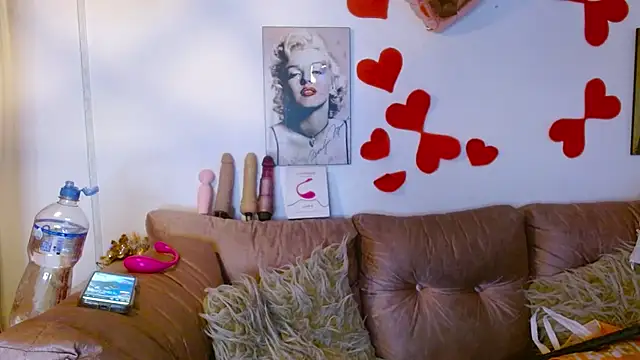 Snapshot of hinataleecs chatting on 03.22.25 hinataleecs online show from 03.22.25