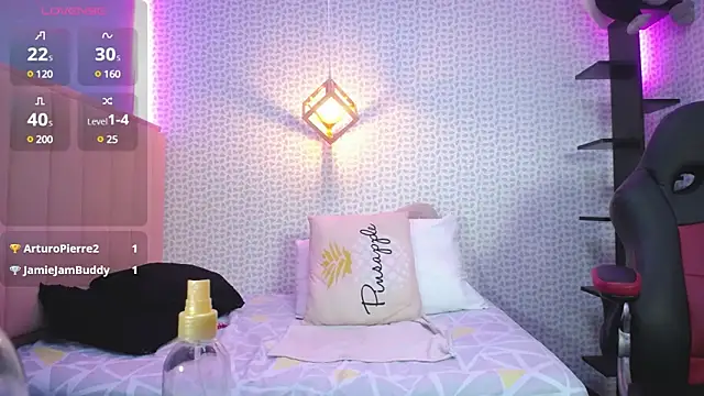 cassiehoward14 online show from 02.11.25