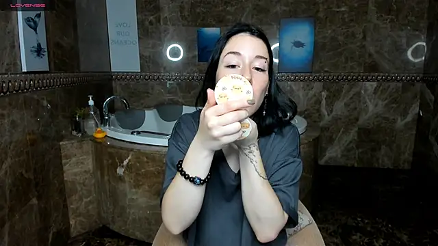 adell berry online show from 10.04.25