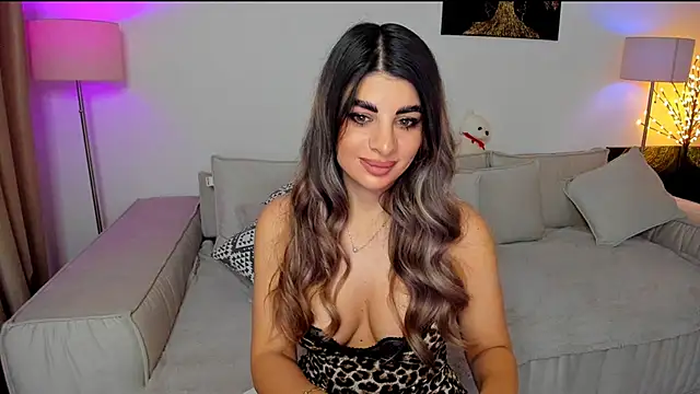 Snapshot of Queenofyouredreams chatting on 01.04.25 Queenofyouredreams online show from 01.04.25