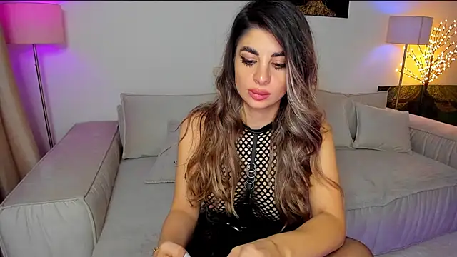 Snapshot of Queenofyouredreams chatting on 01.26.25 Queenofyouredreams online show from 01.26.25