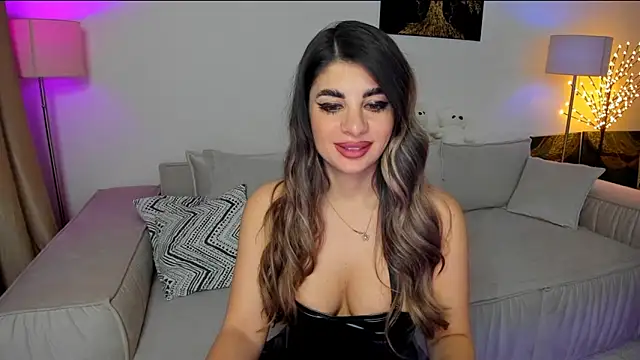 Snapshot of Queenofyouredreams chatting on 03.06.25 Queenofyouredreams online show from 03.06.25