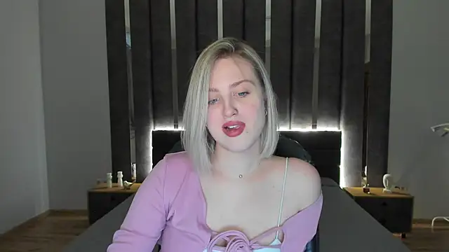 Snapshot of _Sarah_Soul_ chatting on 12.31.24 Sarah Soul online show from 12.31.24