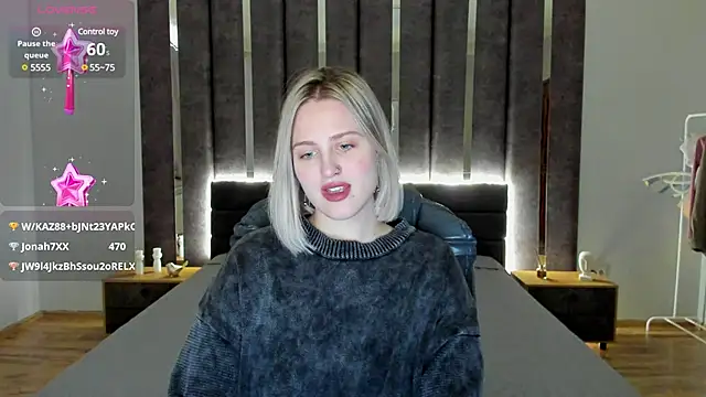 Snapshot of _Sarah_Soul_ chatting on 01.01.25 Sarah Soul online show from 01.01.25