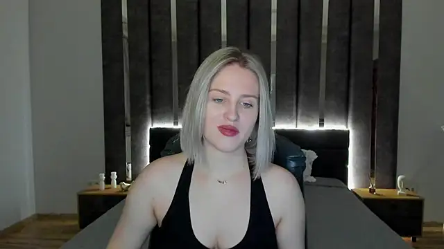 Snapshot of _Sarah_Soul_ chatting on 01.02.25 Sarah Soul online show from 01.02.25