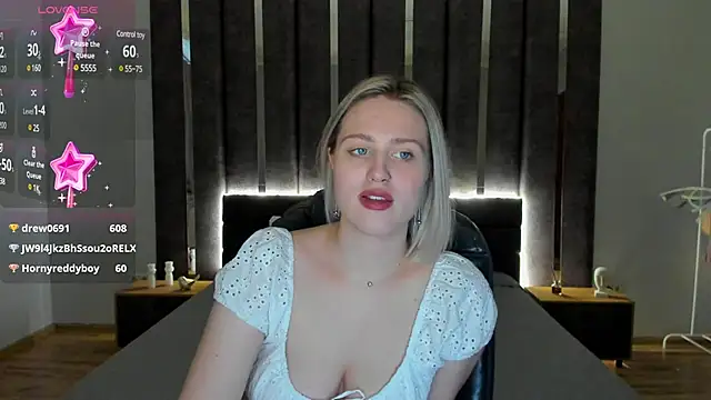 Snapshot of _Sarah_Soul_ chatting on 01.04.25 Sarah Soul online show from 01.04.25