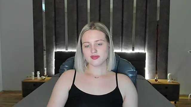 Snapshot of _Sarah_Soul_ chatting on 01.08.25 Sarah Soul online show from 01.08.25