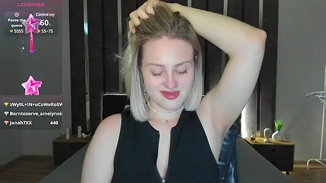 Snapshot of _Sarah_Soul_ chatting on 01.11.25 Sarah Soul online show from 01.11.25