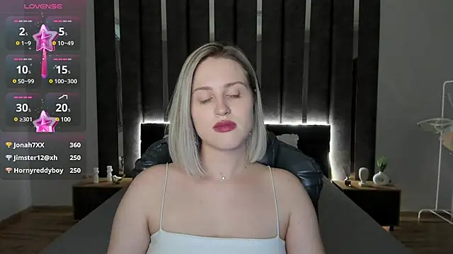 Snapshot of _Sarah_Soul_ chatting on 01.21.25 Sarah Soul online show from 01.21.25