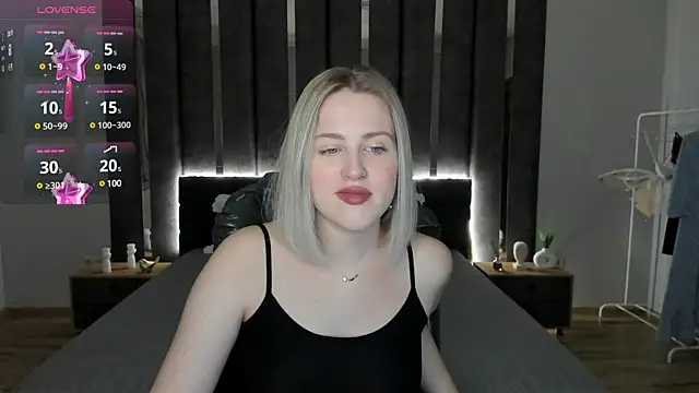 Snapshot of _Sarah_Soul_ chatting on 01.22.25 Sarah Soul online show from 01.22.25