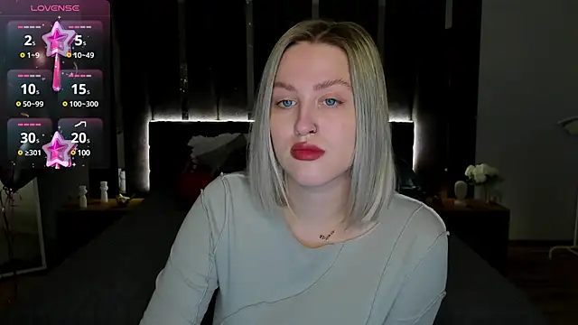 Snapshot of _Sarah_Soul_ chatting on 02.22.25 Sarah Soul online show from 02.22.25