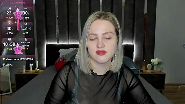 Snapshot of _Sarah_Soul_ chatting on 02.22.25 Sarah Soul online show from 02.22.25