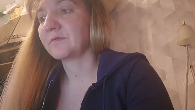Snapshot of EstrellaWalters chatting on 04.21.26 EstrellaWalters online show from 04.21.26