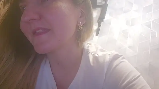 Snapshot of EstrellaWalters chatting on 04.26.26 EstrellaWalters online show from 04.26.26