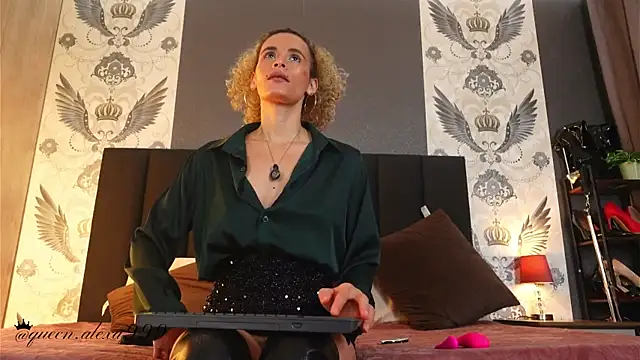 Alexa Duque34 online show from 12.18.25