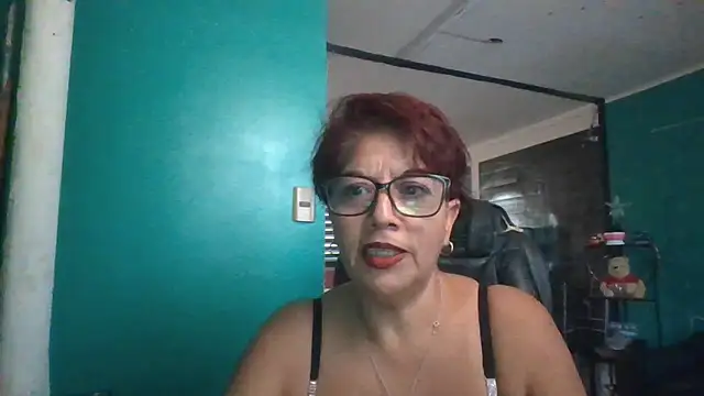 Snapshot of TRISH_MILF chatting on 12.24.24 TRISH MILF online show from 12.24.24