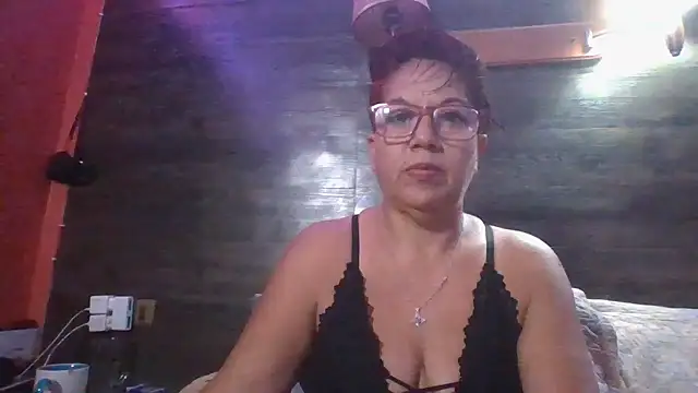 Snapshot of TRISH_MILF chatting on 02.18.25 TRISH MILF online show from 02.18.25