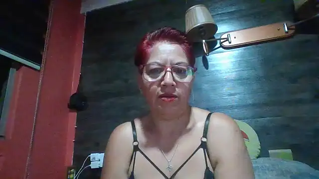 Snapshot of TRISH_MILF chatting on 03.10.25 TRISH MILF online show from 03.10.25