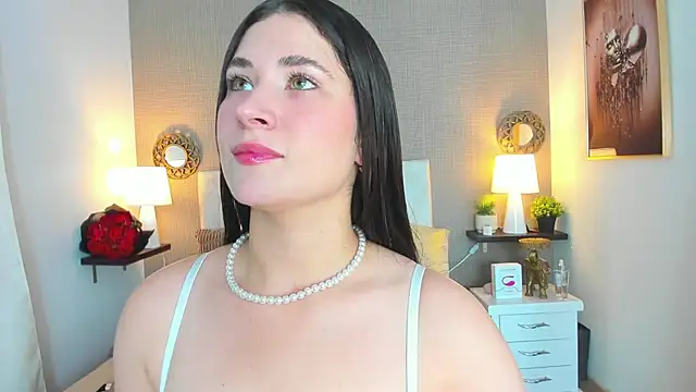 ValeryLovee online show from 12.15.25