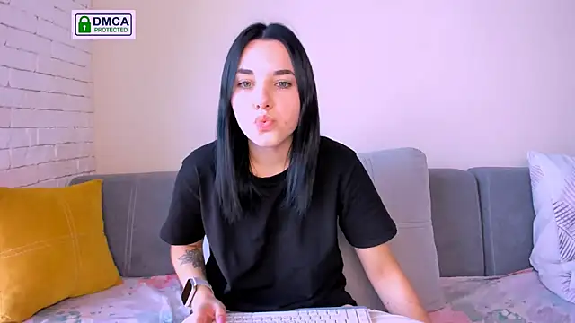 Snapshot of Kate_Ree chatting on 09.24.25 Kate Ree online show from 09.24.25