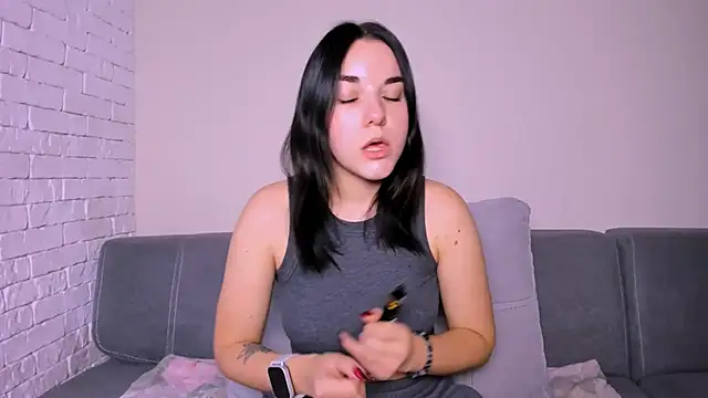 Snapshot of Kate_Ree chatting on 10.13.25 Kate Ree online show from 10.13.25