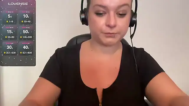 NaughtyWifeUK online show from 10.18.25