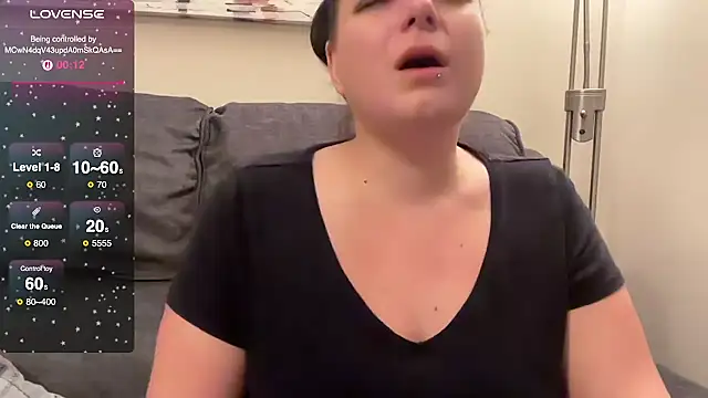 NaughtyWifeUK online show from 11.16.25