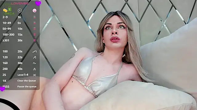 GiselleParton online show from 12.17.24