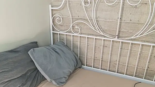 GiselleParton online show from 12.28.24