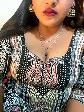Snapshot of Ayesha_mahi chatting on 11.18.25 Ayesha mahi online show from 11.18.25