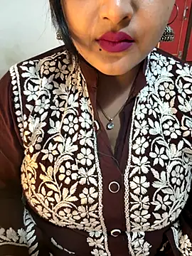 Snapshot of Ayesha_mahi chatting on 11.22.25 Ayesha mahi online show from 11.22.25