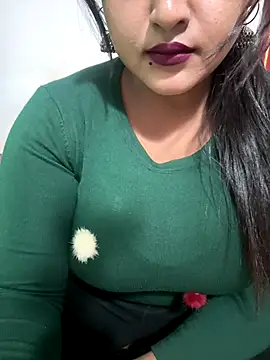 Snapshot of Ayesha_mahi chatting on 12.17.25 Ayesha mahi online show from 12.17.25