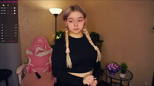 ZaraCreedon online show from 02.21.25